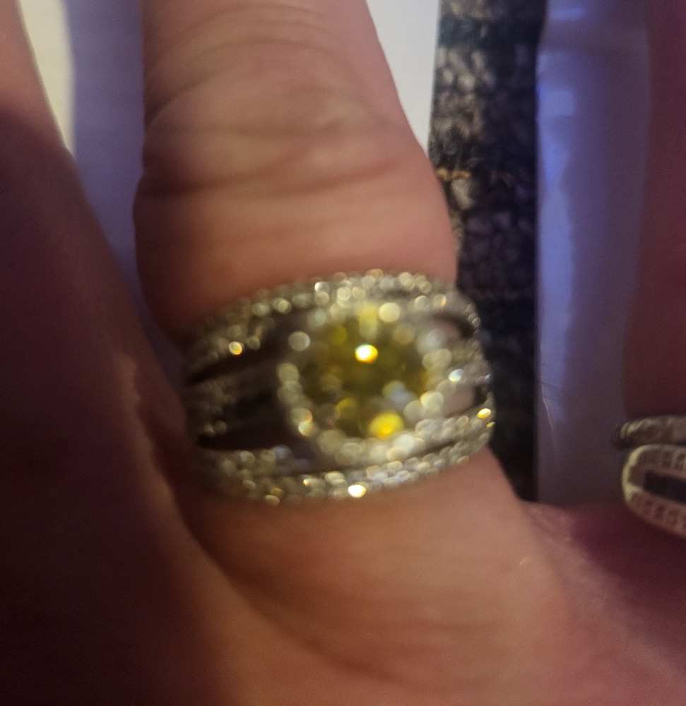 14k 3 CARAT FANCY YELLOW DIAMOND RING